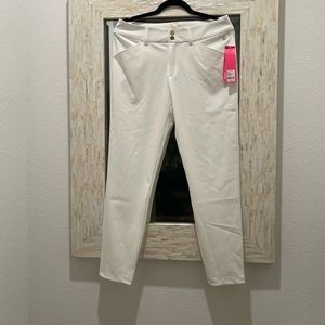 Lilly Pulitzer luxletic Cameron pants in resort white brand new!